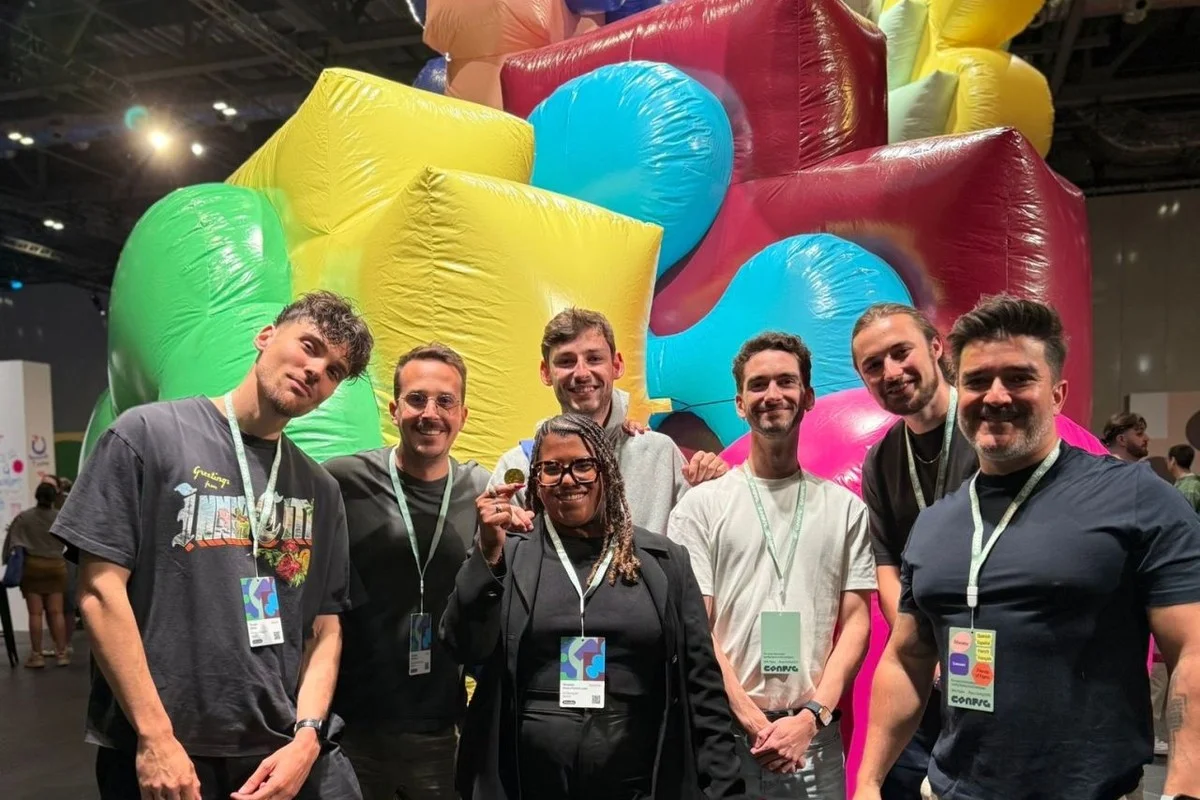 Romain Peltier avec l'equipe lors d'un evenement Config